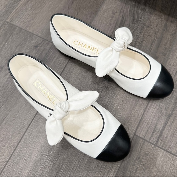 Chanel 2024 white ivory leather ballet flats with bow size 38 - Picture 3 of 16